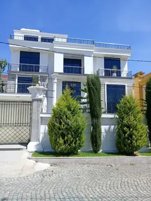 Furnished 10bdrm Townhouse/Terrace in Ayat Area, Yeka for sale