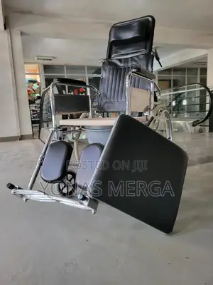 Reclining Wheelchair Protect Patient From Sliding to Front