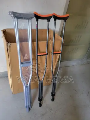 Aluminum Auxiliary Crutches፵羿walking on Crutches Stock