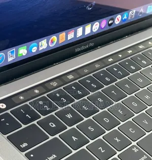 New Laptop Apple MacBook Pro 2019 8GB Intel Core I5 SSD 128GB