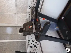 Running Sport Machine Adidas T19