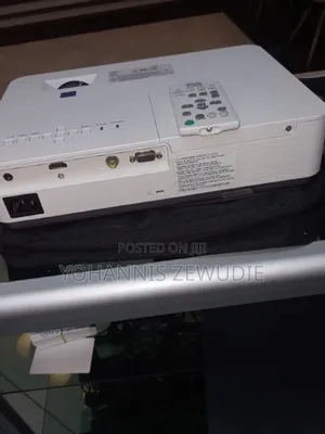 Sony VPL-Dx221 Projector