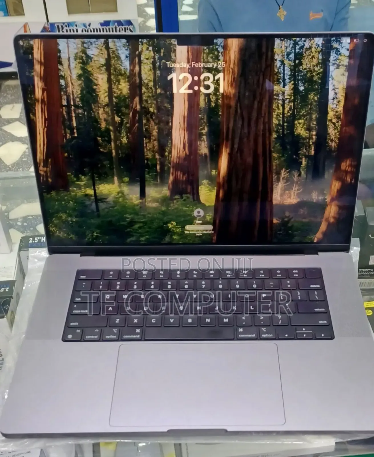 New Laptop Apple MacBook Pro 2021 M1 16GB Apple M1 Pro SSD 512GB