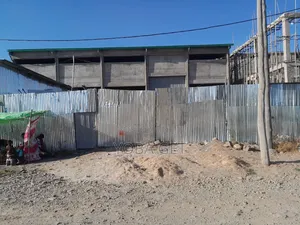 አስቸካይ የሚሸጥ መጋዘን