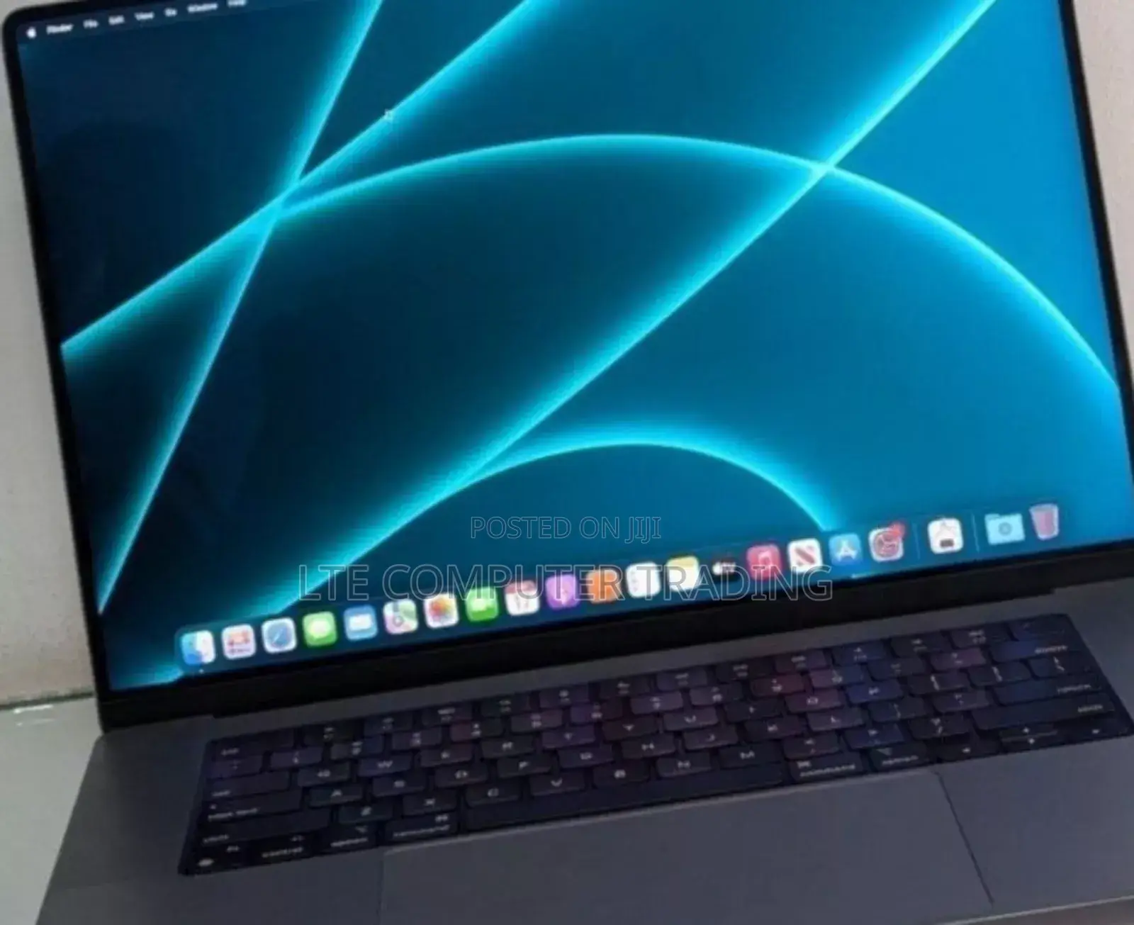 New Laptop Apple MacBook Pro M1 16GB Apple M1 Pro SSD 1T