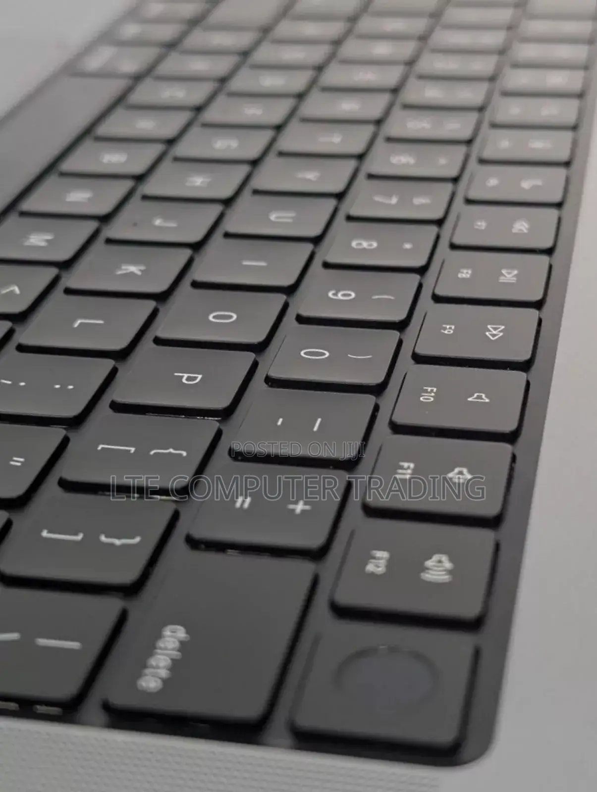 New Laptop Apple MacBook Pro M1 16GB Apple M1 Pro SSD 1T