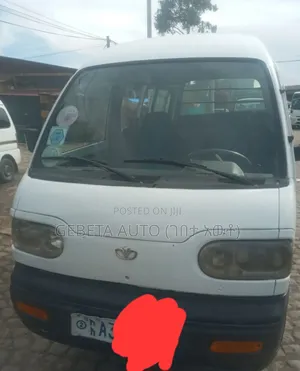 Daewoo Chairman 2006 White