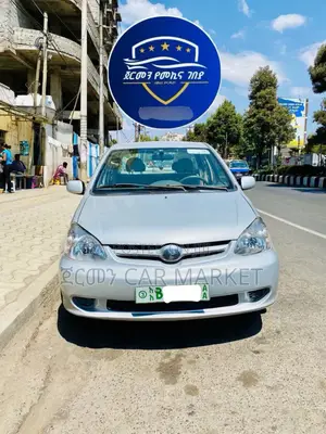 Toyota Platz 2004 Silver