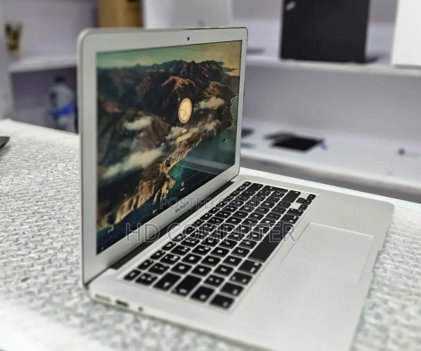 New Laptop Apple MacBook Air 2013 8GB Intel Core I5 SSD 128GB