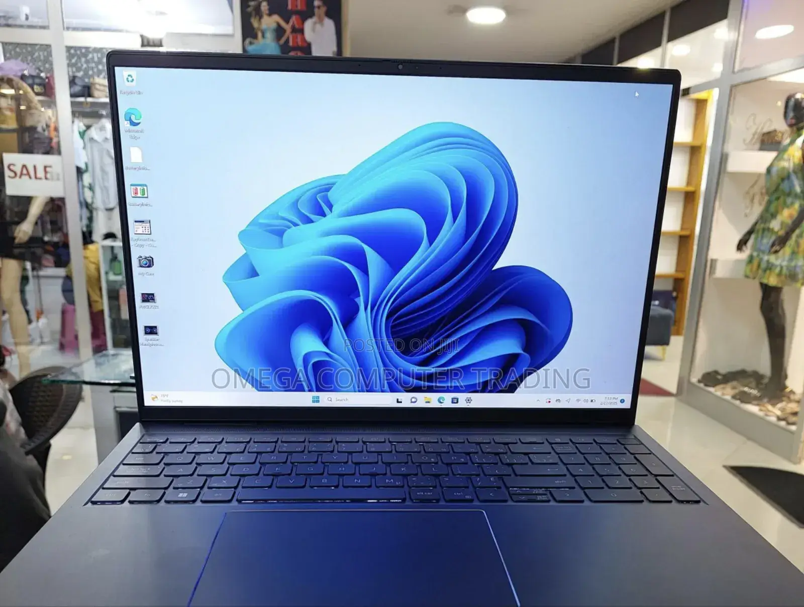 New Laptop Dell Inspiron 15 16GB Intel Core i7 SSD 1T