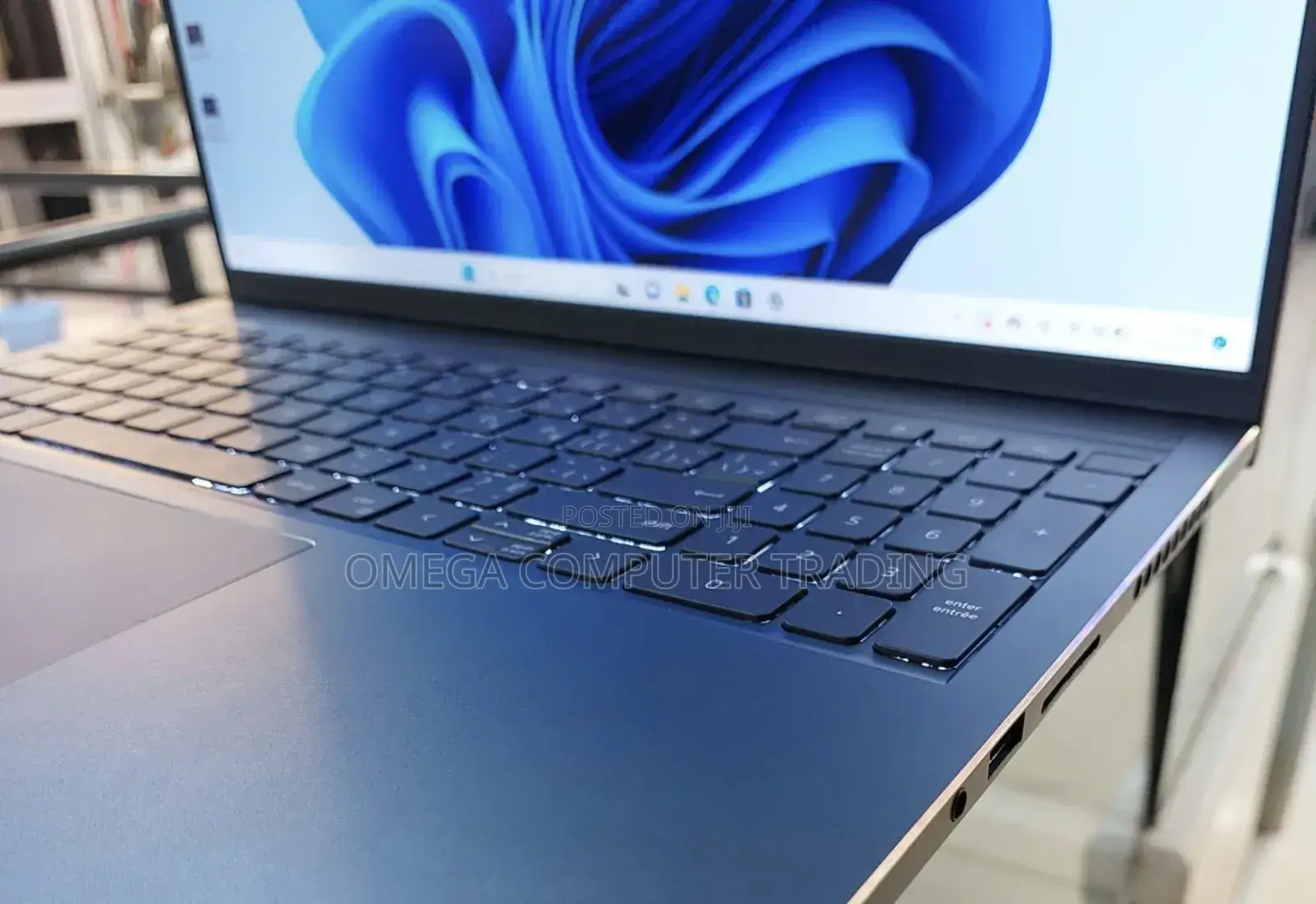 New Laptop Dell Inspiron 15 16GB Intel Core i7 SSD 1T