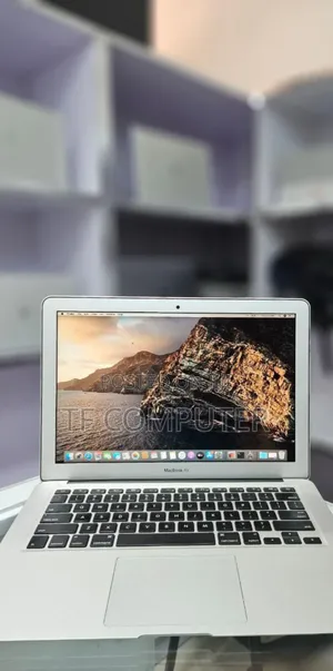New Laptop Apple MacBook Air 2013 4GB Intel Core I5 SSD 128GB
