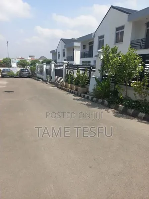 6bdrm House in Hayat Compound, Bole for sale