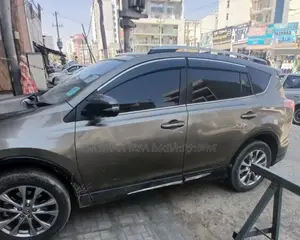 Toyota RAV4 2017 Gold