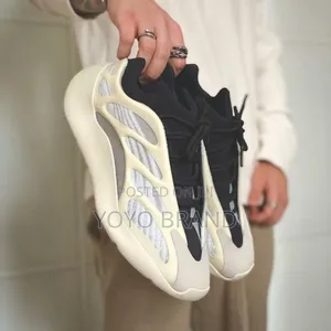 Adidas Yezzy 700 V3