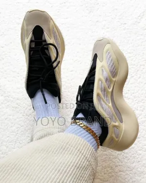 Adidas Yezzy 700 V3