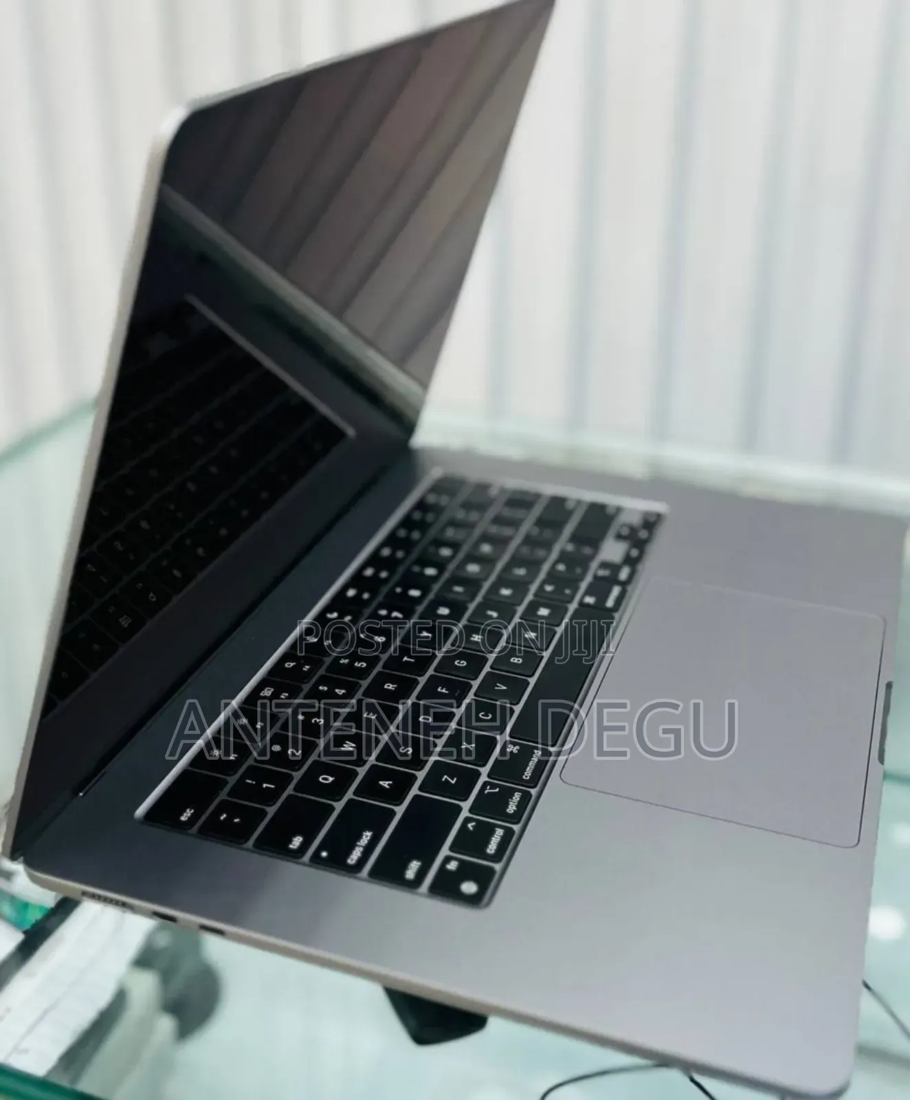 New Laptop Apple MacBook Air 2024 M3 15-Inch 8GB Apple M3 SSD 256GB