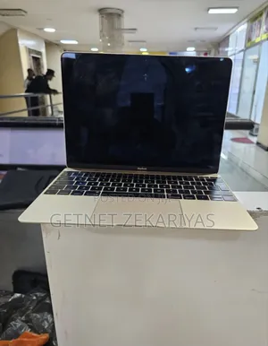 New Laptop Apple MacBook Pro 2015 8GB SSD 256GB