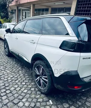 Peugeot 5008 2022 White
