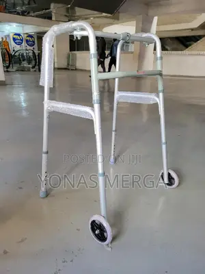 4legged Walker፵§Walker፱×(No Wheels), Rolling (With Wheels)