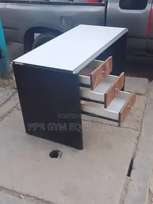 የቢሮ ጠረፔዛ Office Table