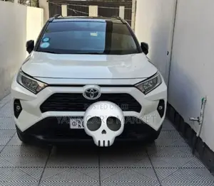 Toyota RAV4 2023 White