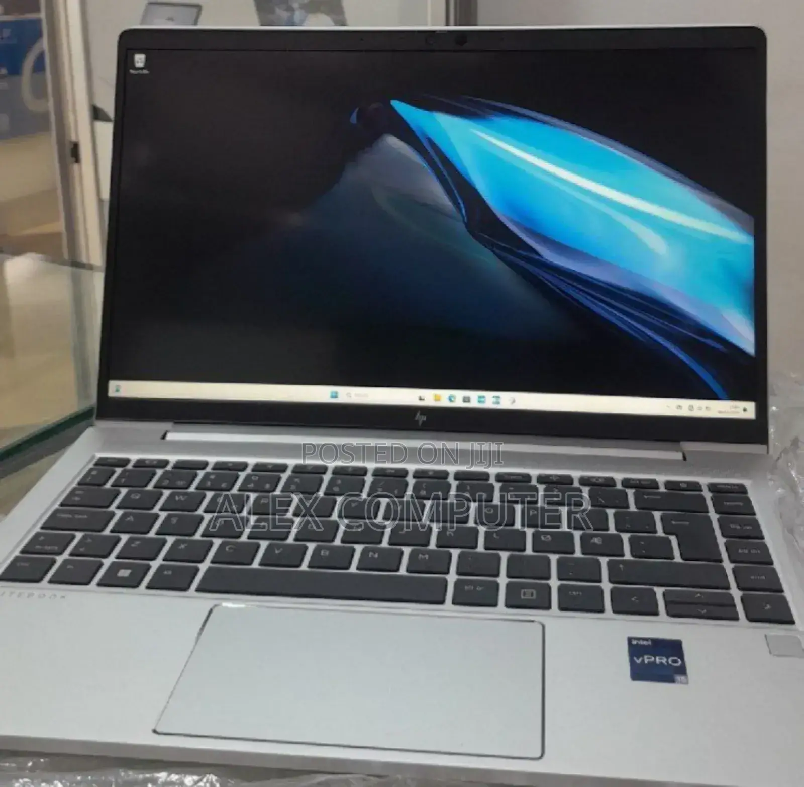 New Laptop HP EliteBook 840 10 16GB Intel Core I5 SSD 512GB
