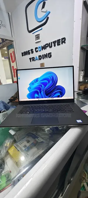 New Laptop Dell XPS 15 32GB Intel Core I7 SSD 1T