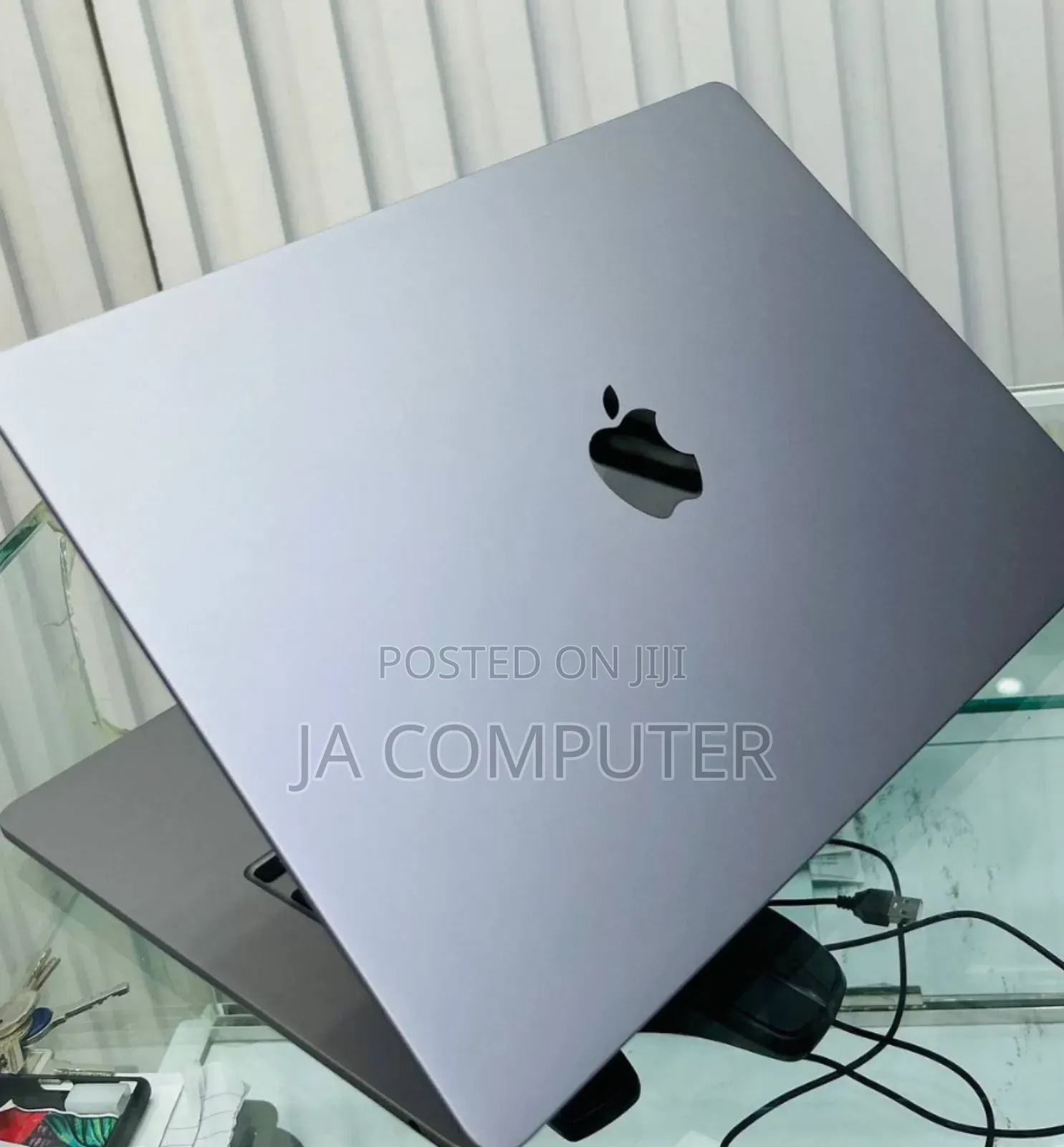 New Laptop Apple MacBook Air 2024 M3 15-Inch 8GB Apple M3 SSD 256GB