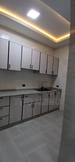 6bdrm House in የሚሸጥ 300 ካሬ ሲኤምሲ, Yeka for sale
