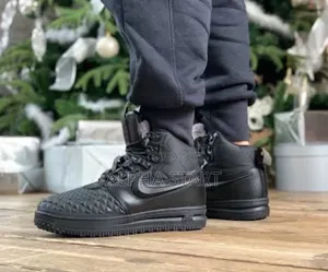 Nike Lunar Force 1
 Made in Vietnam