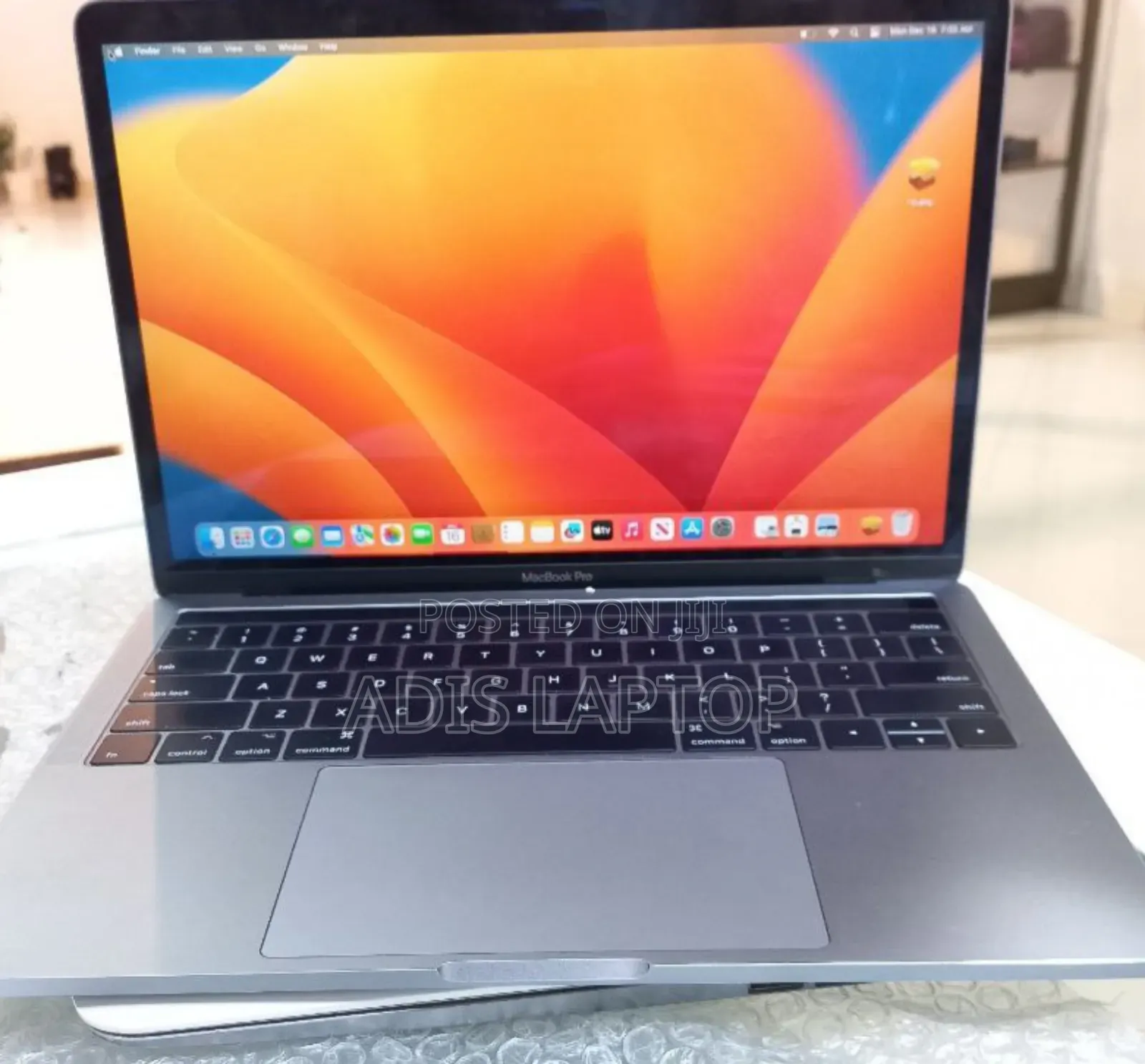 New Laptop Apple MacBook Pro 2017 8GB Intel Core I5 SSD 256GB