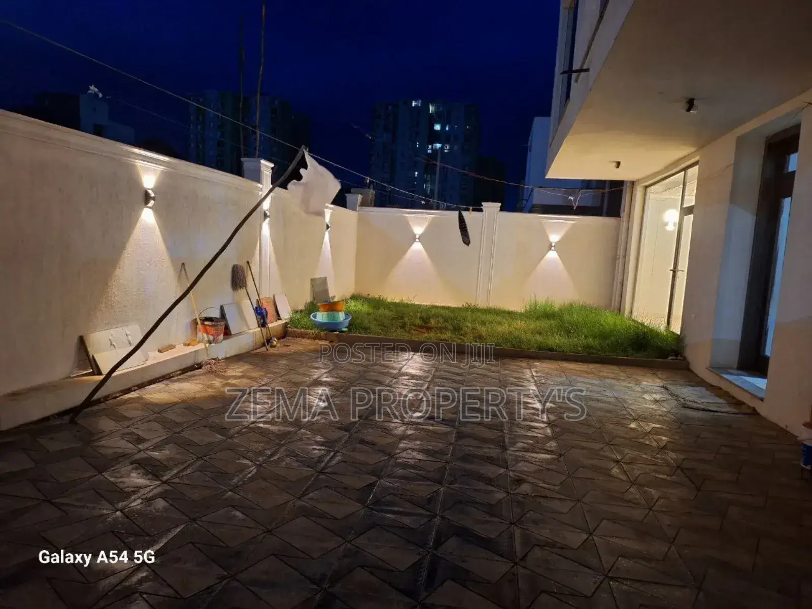 9bdrm House in Zema, Yeka for sale