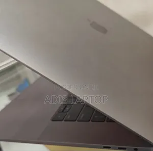 New Laptop Apple MacBook Pro 2017 16GB Intel Core I7 SSD 1T