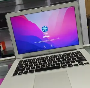 New Laptop Apple MacBook Pro 2017 8GB Intel Core I5 SSD 128GB