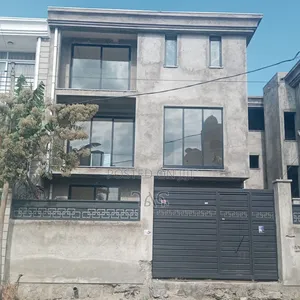 አስቸኳይ የሚሸጥ G+3 ቤት
ስፋት 150 ካሬ ሜትር
አያት ዲያስቦር ሰፈር