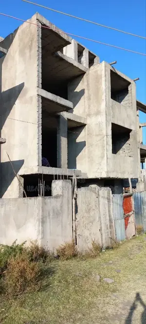 4bdrm Townhouse/Terrace in Ayat Diaspora Area, Yeka for sale