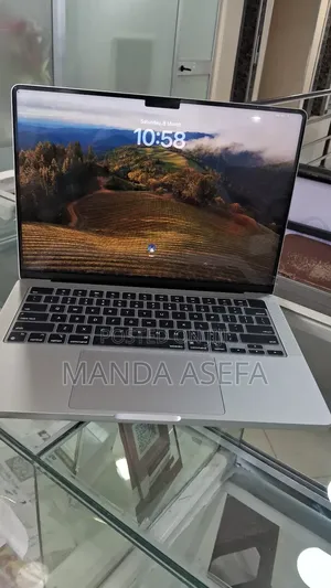 New Laptop Apple MacBook Pro 8GB Apple M3 SSD 512GB