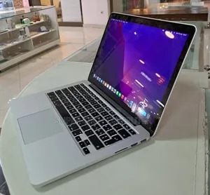 New Laptop Apple MacBook Pro 2015 8GB Intel Core I5 SSD 256GB