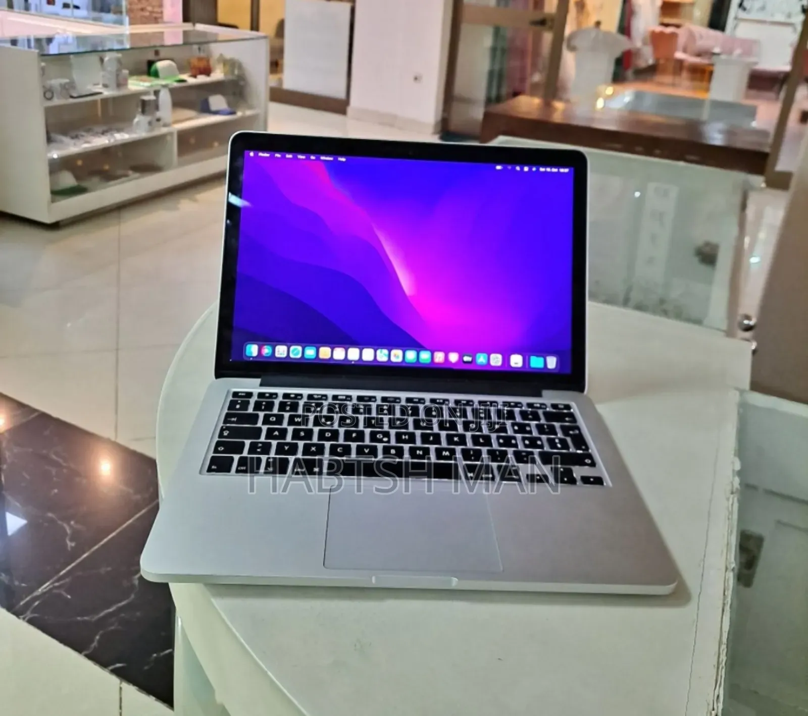 New Laptop Apple MacBook Pro 2015 8GB Intel Core I5 SSD 256GB