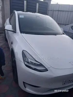 Tesla Model Y 2024 White