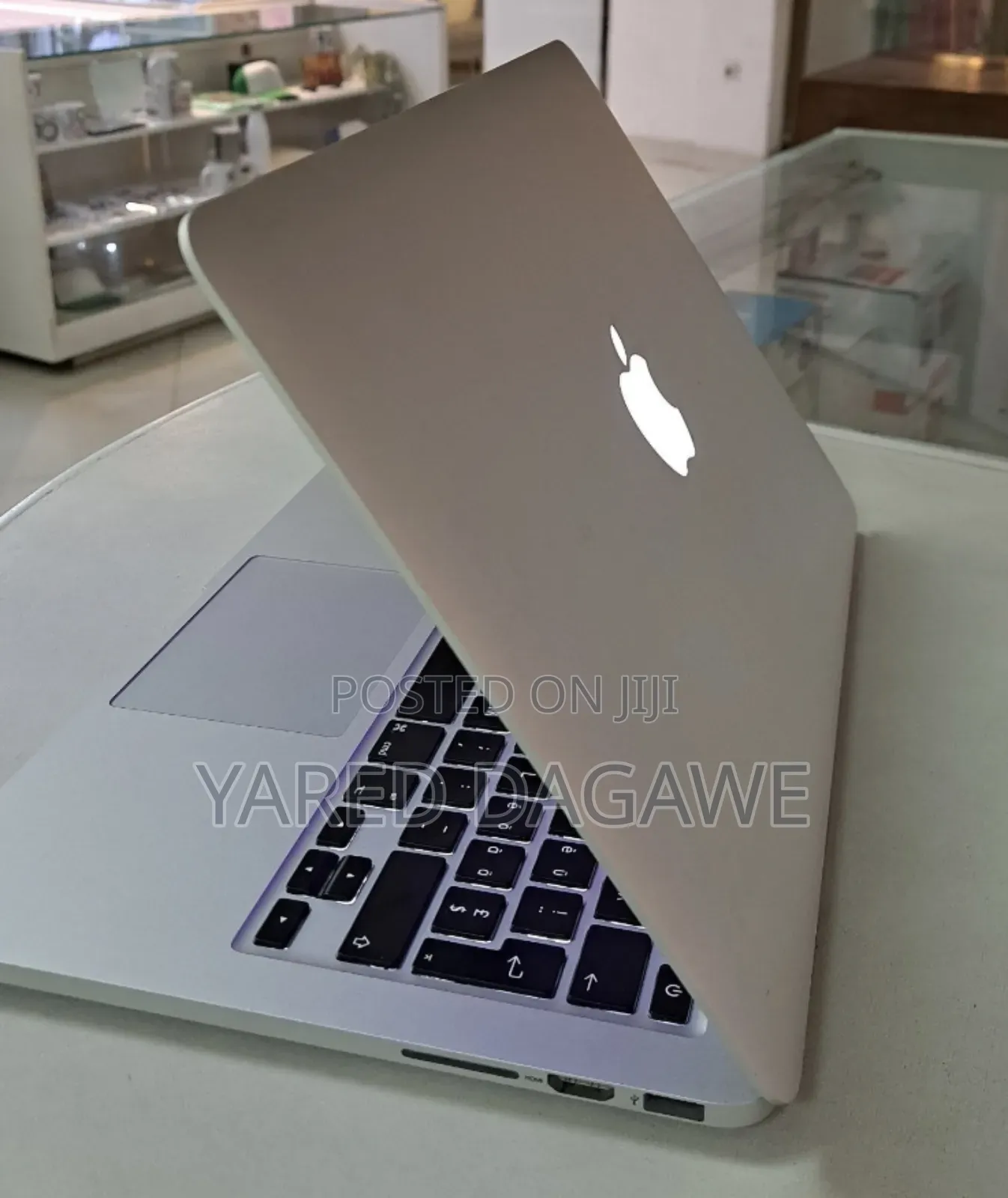 New Laptop Apple MacBook Pro 2015 8GB Intel Core I5 SSD 256GB