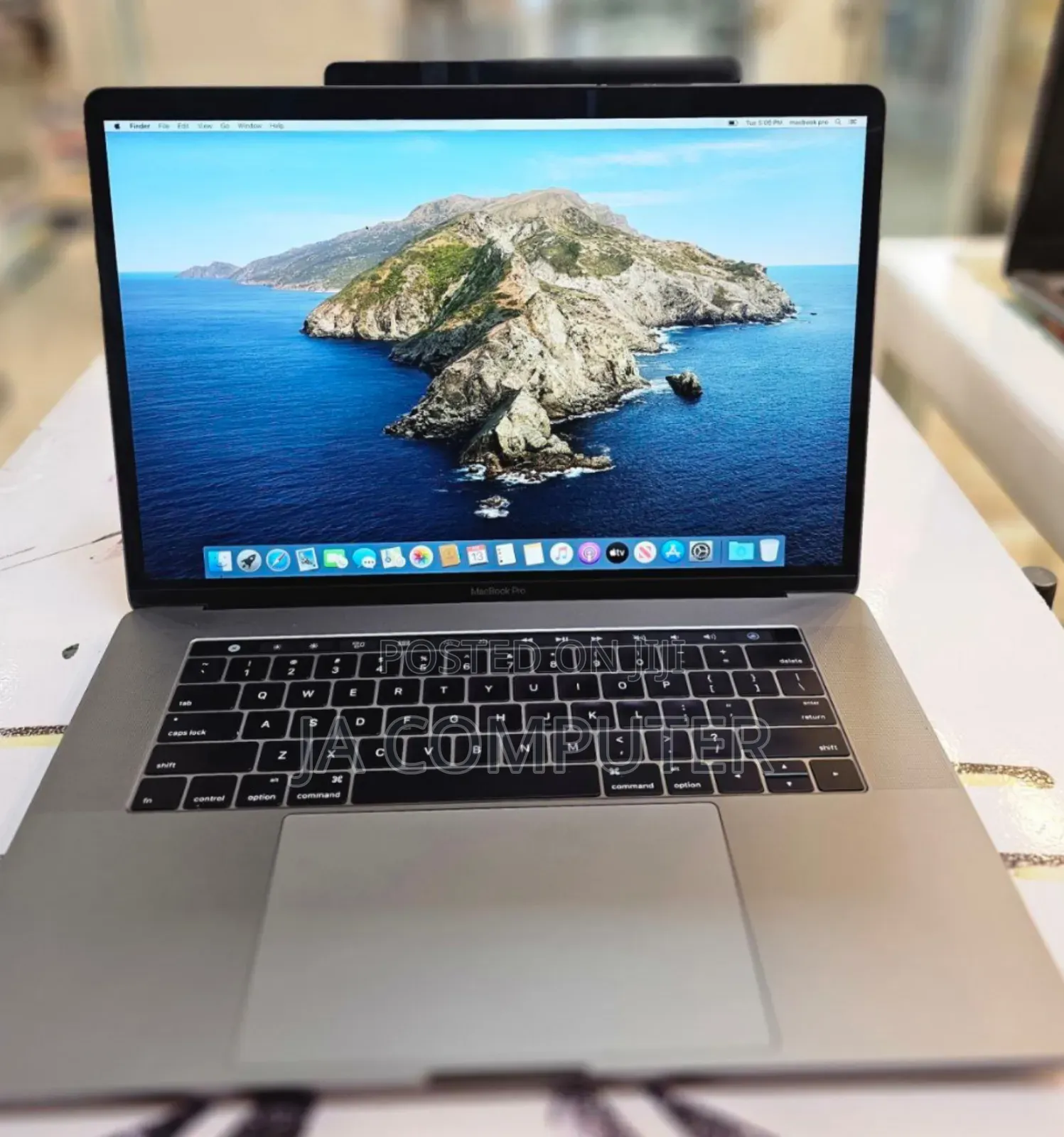 New Laptop Apple MacBook Pro 2016 16GB Intel Core I7 SSD 512GB