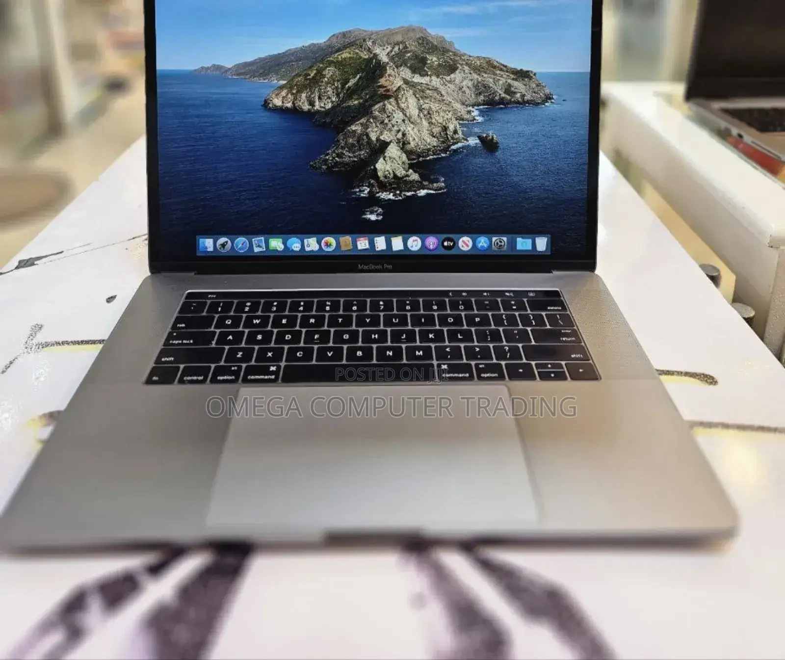 New Laptop Apple MacBook Pro 2017 16GB Intel Core i7 SSD 512GB