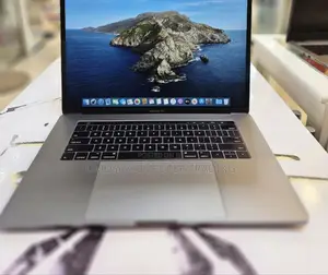 New Laptop Apple MacBook Pro 2017 16GB Intel Core i7 SSD 512GB