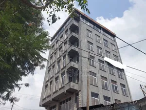 መሀል ከተማ የሚሸጥ ህንፃ G+6 ፎቅ