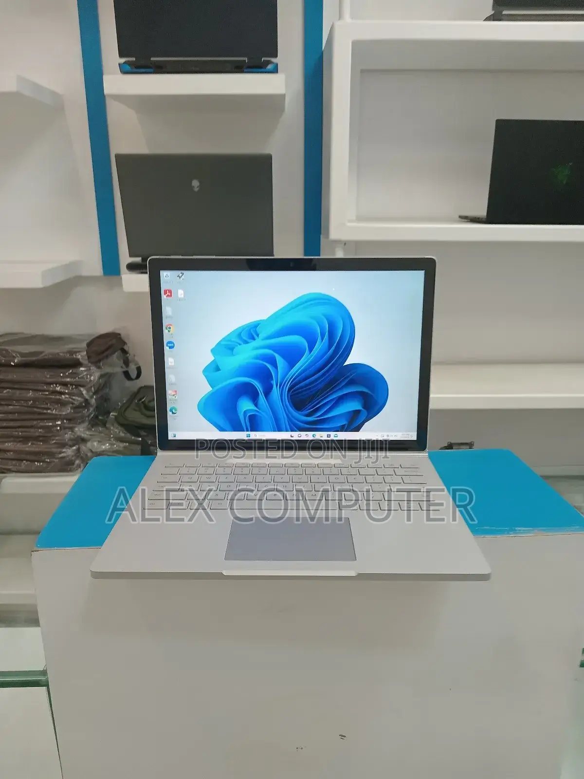 New Laptop Microsoft Surface Book 3 16GB Intel Core I7 SSD 256GB