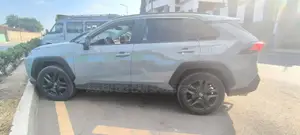 Toyota RAV4 2022 Green