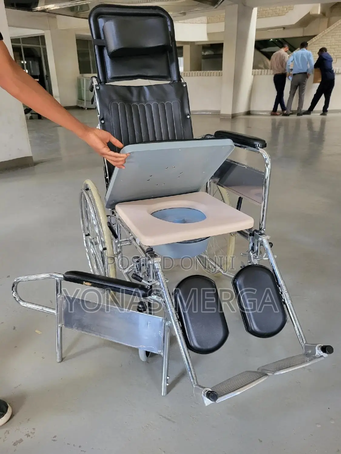 Wheelchair Self-Propelled፵μal Essa Standard Steel Wheelchair