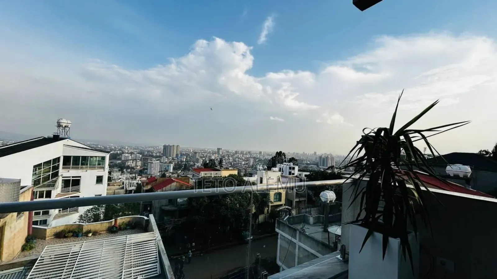7bdrm House in የሚሸጥ ቤት መገናኛ ዳንጎቴ ቶፕ, Yeka for sale